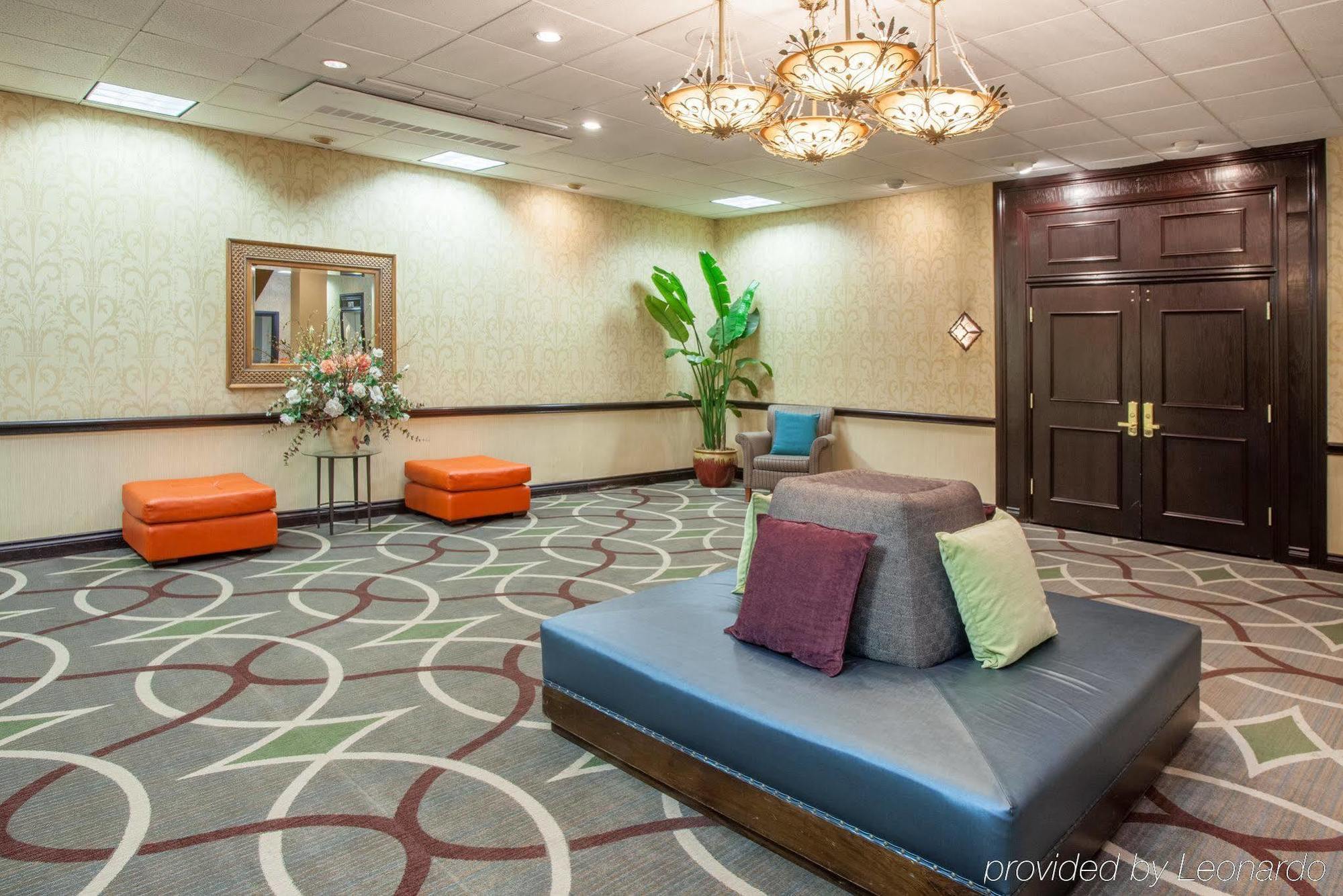 Wyndham Hotel 3*